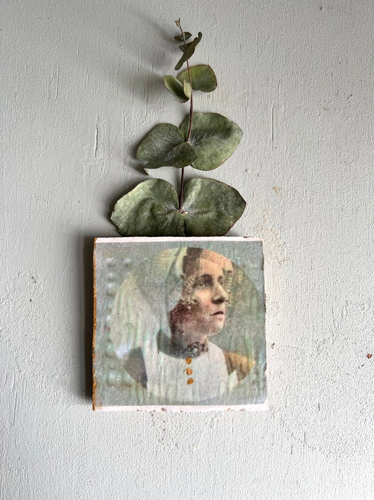 kleines Fliesenbild "Delfter Mädchen"